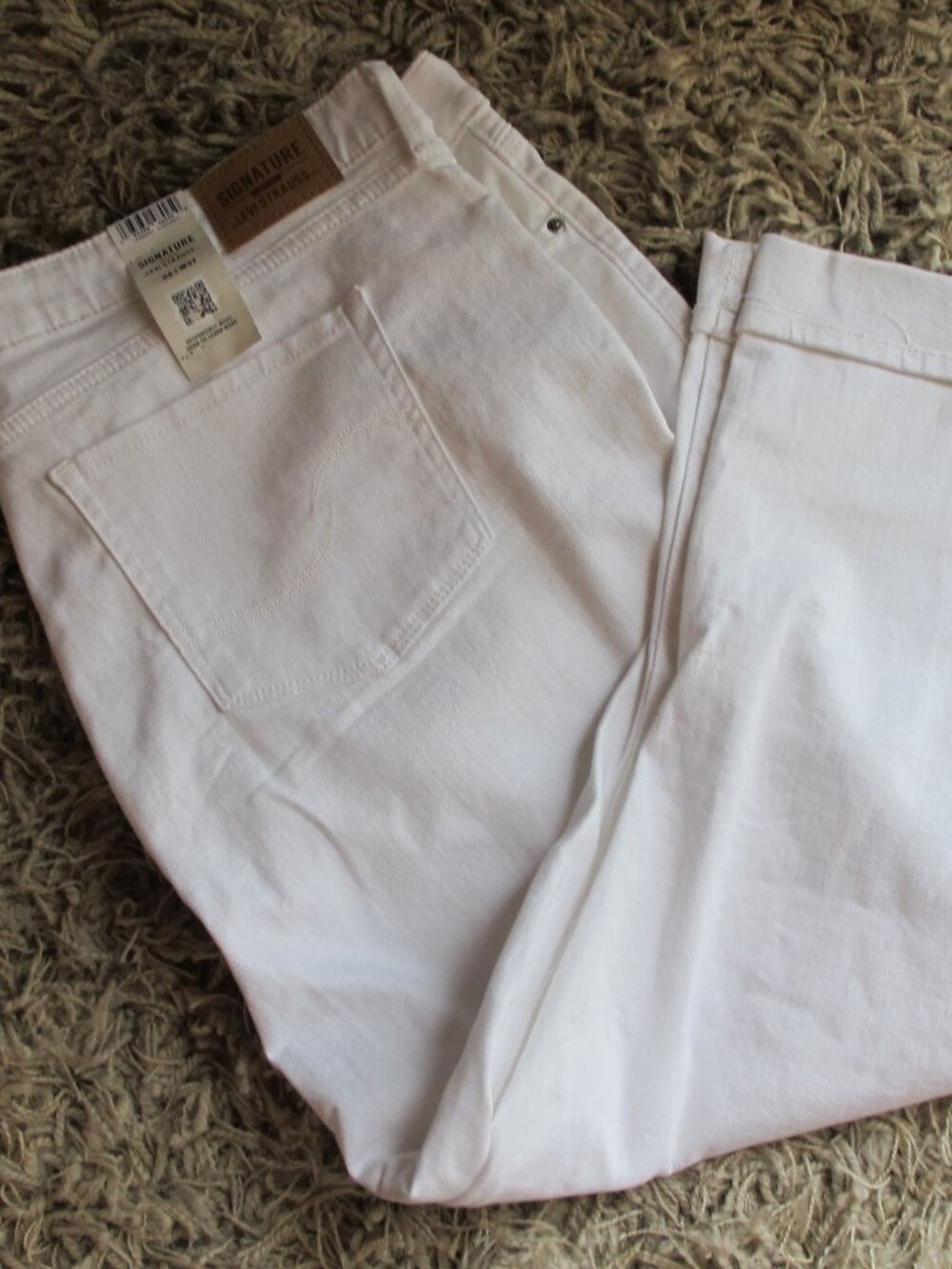 Levi Strauss Mid-Rise Jean Capri